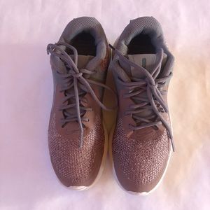 Nike Zaca Running Training Shoes Mauve Womens Size 6